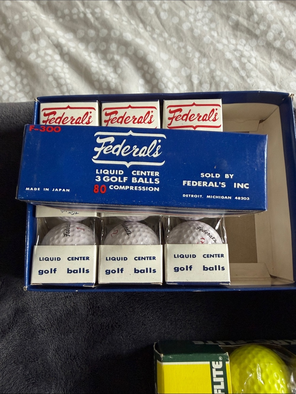 Vintage Spalding and Federals White and yellow Golf Ball Lot w/ birthday set - Picture 3 of 16